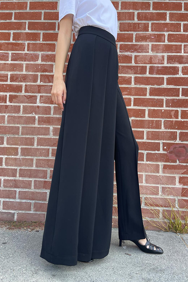 Asymmetrical Wide Pants in Black