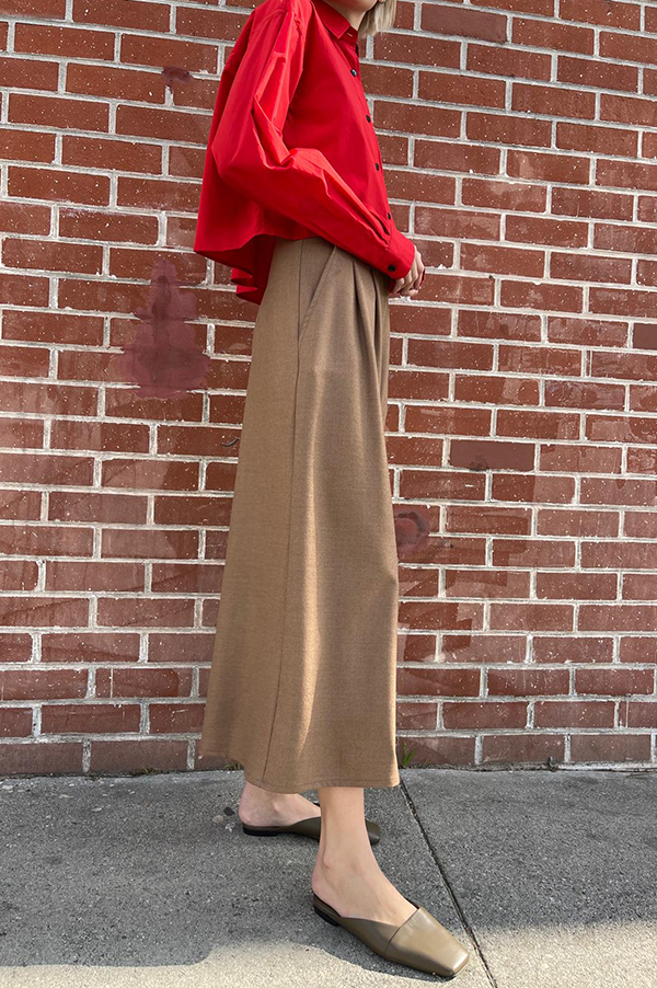 Lightweight Italian cotton shirt vibrant apple red. cropped shirt apple red. singular back box pleat hang loop. Maria McManus Crimson Red Waist-length shirt. McManus Scarlet Red Waist-length shirt. Maria McManus Cropped shirt Apple Red. Maria McManus Biodegradable buttons. Maria McManus Relaxed easy fit Apple Red shirt. Maria McManus Relaxed easy fit Scarlet Red shirt. Cropped button down shirt Apple red. Maria McManus button down shirt Apple Red. Maria McManus button down shirt scarlet. Crimson Red Shirt.