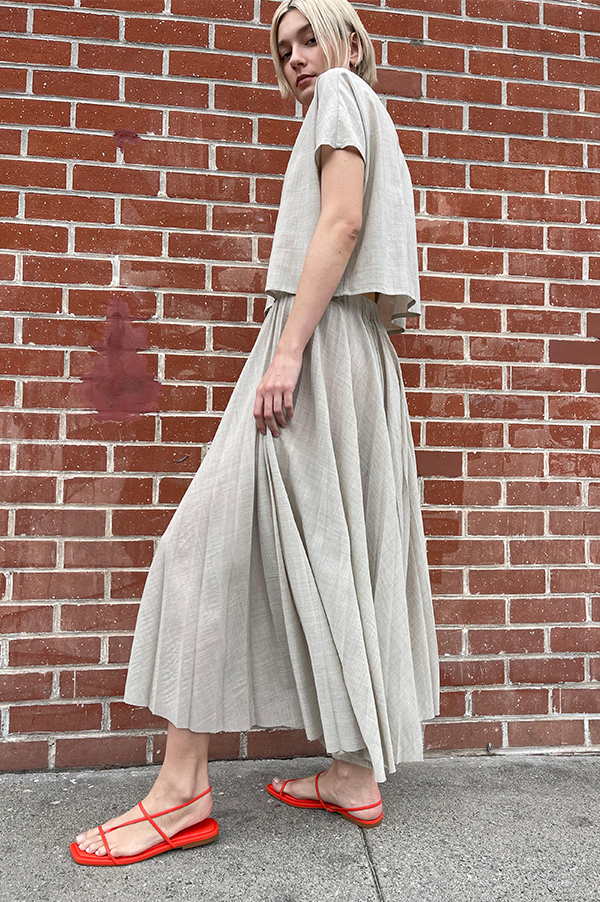 Sand shirt short sleeve. Sand Dusan short sleeve shirt. Dusan. Dusan latte brown.  Cropped Shirt. Virgin Wool Dusan. Cropped virgin wool DUSAN. Dusan small point collar shirt. Dusan Boxy cut. Dusan Short sleeves. Dusan Front button closure Dusan   Sand Dusan. Dusan Des Kohan. Des Kohan Los Angeles. Dusan West Hollywood. Des Kohan exclusive. Exclusive Sand Dusan cropped Voile Shirt. Dusan thin virgin wool. Dusan Garden Party. 