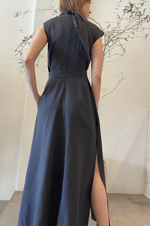 Daju Sleeveless Dress in Anthracite