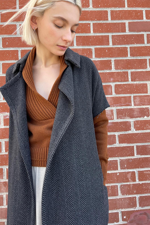 Herringbone Sleeveless Trench Coat in Gray