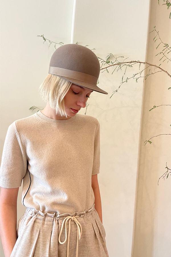 Ines Cap In Taupe