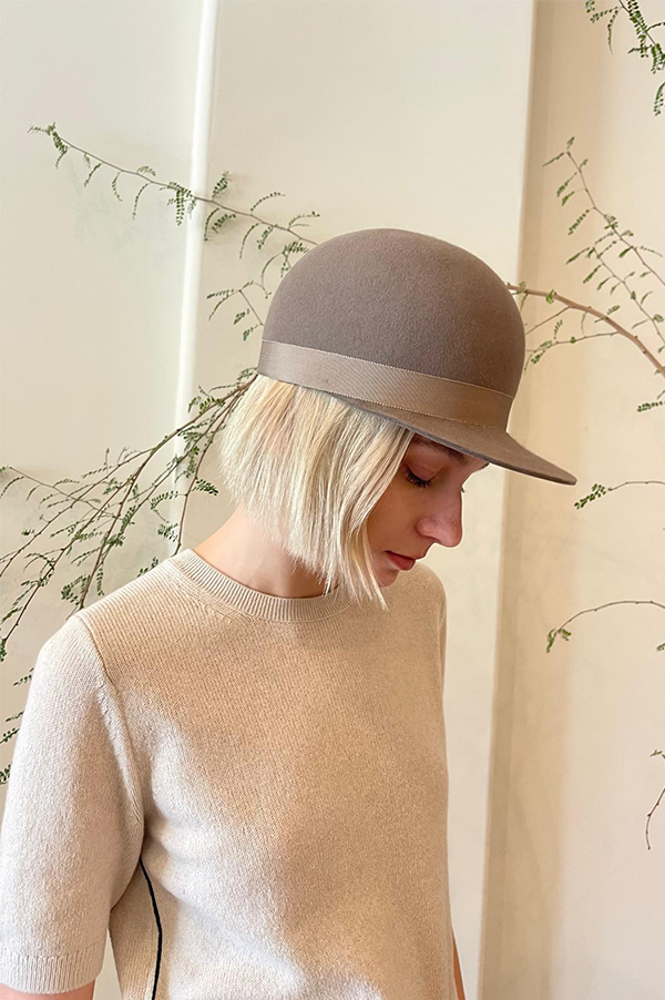 Ines Cap In Taupe