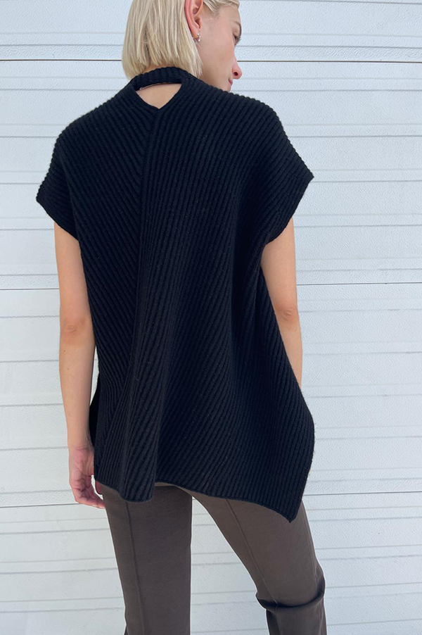 Kouri Sleeveless Knit Top in Black