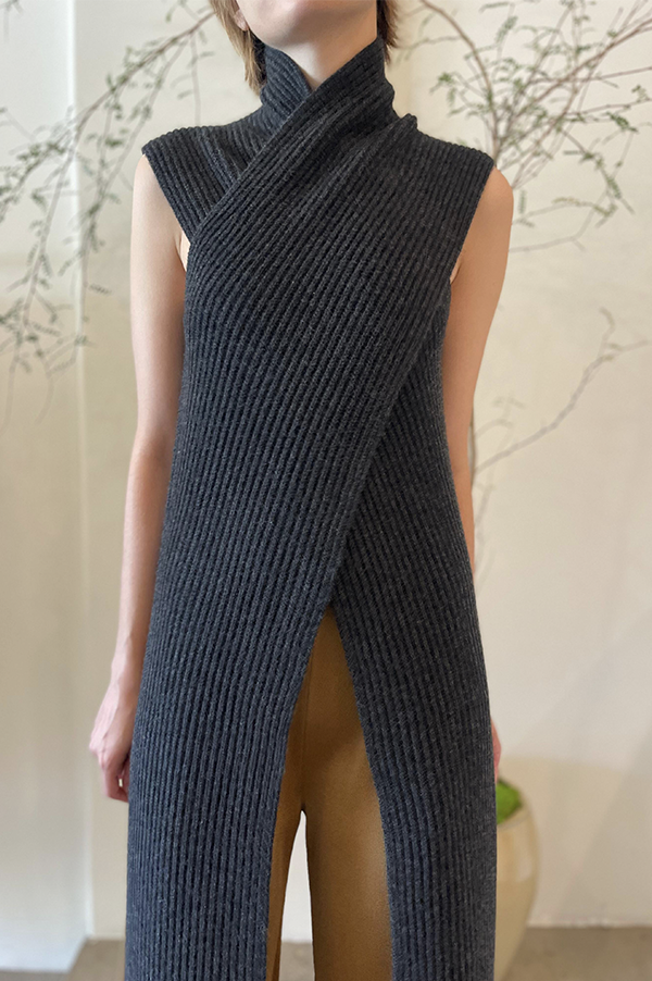 Kupia Long Drape Top in Anthracite