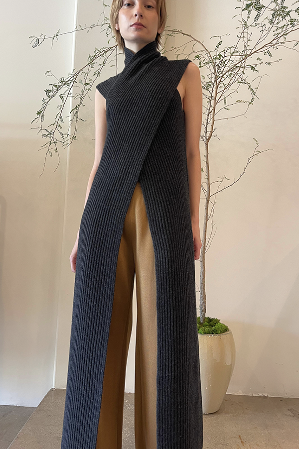 Kupia Long Drape Top in Anthracite