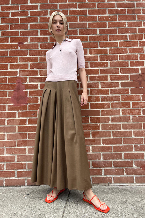 Dusan pleated wide leg pants. Dusan pleated pants Khaki. Dusan Virgin Wool pants. Dusan long wide pleated pants. Dusan pleated Khaki pants. Duan virgin wool. Dusan Los Angeles. Dusan West Hollywood. Dusan Des Kohan. Dusan Des Kohan exclusive