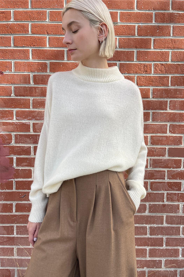 Regular Round Neck Sweater in Oatmeal