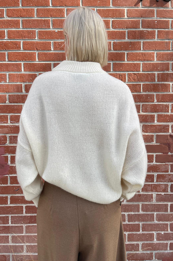 Regular Round Neck Sweater in Oatmeal