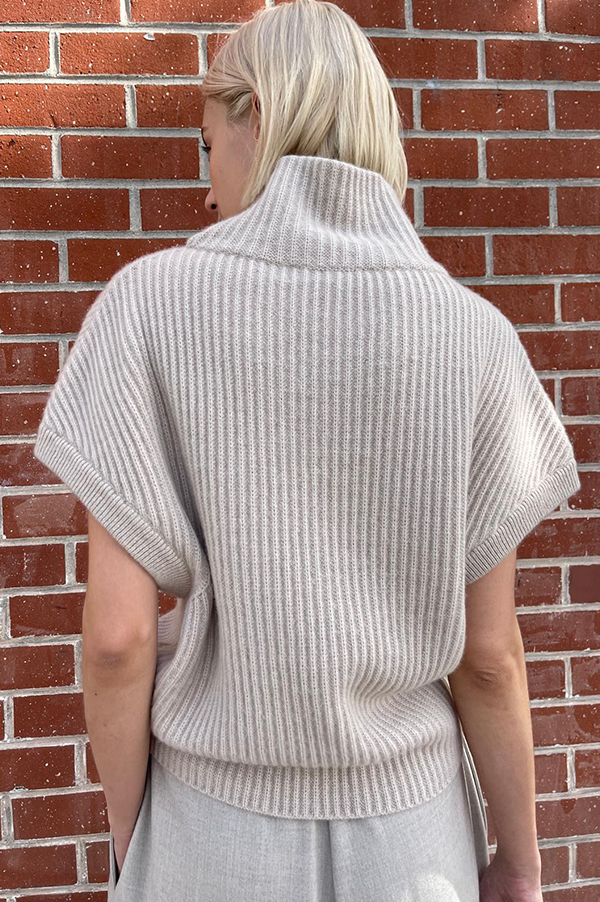 Sleeveless T-Neck Sweater in Oatmeal