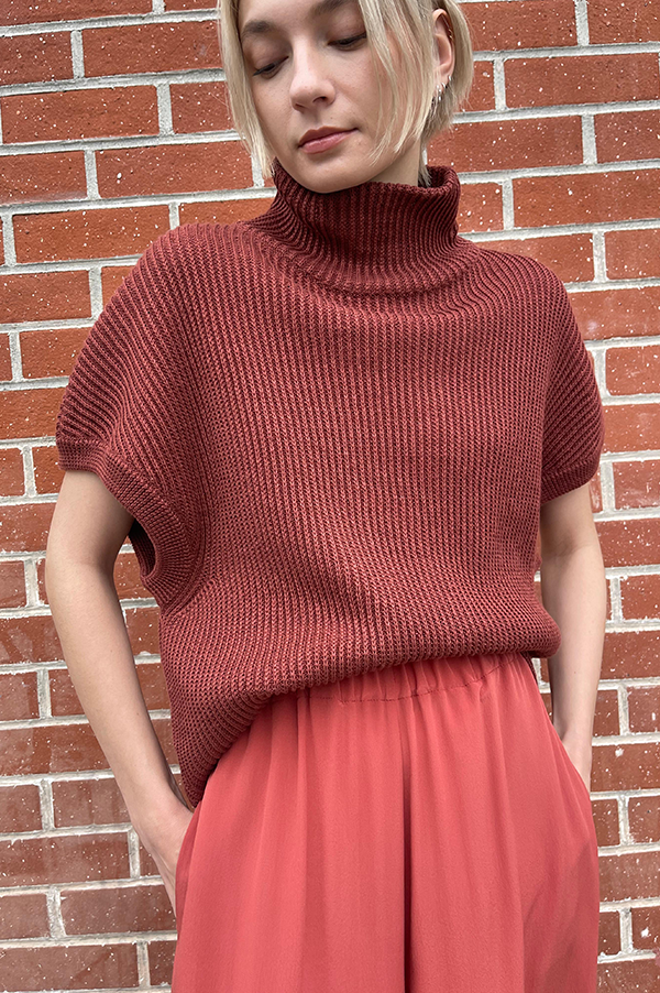 Dusan Ribbed knit sleeveless drop shoulder relaxed fit. Dusan Sleeveless T neck Sweater. Dusan Sweater Terracotta. Dusan Linen, cashmere, silk blend sweater. Dusan Los Angeles. Dusan West Hollywood. Dusan Des Kohan. Dusan Des Kohan exclusive. Dusan Rust. Dusan Cranberry. Dusan Cashmere. Dusan linen silk, cashmere blend.