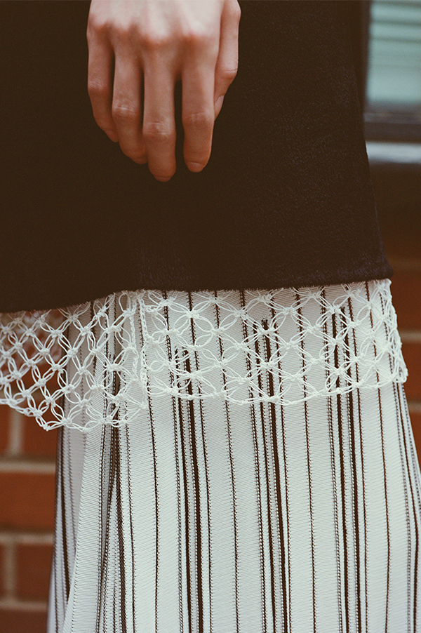 Variegated Pleat Skirt in Off White
