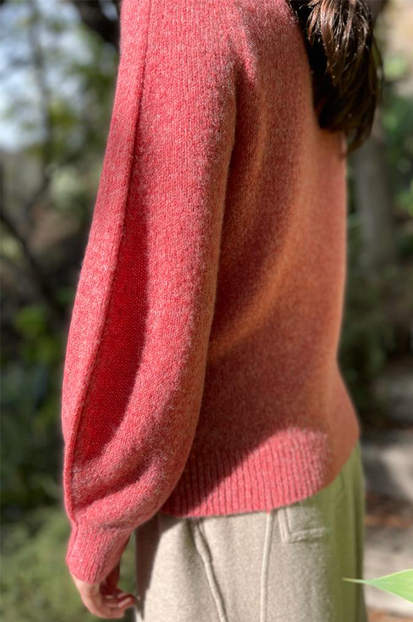 Cashmere Crewneck Sweater in Coral Pink