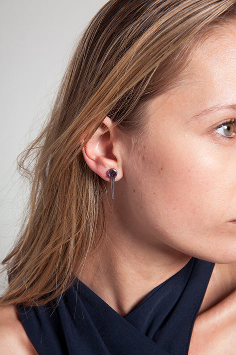 Short Thorn Gold Amethyst Earrings